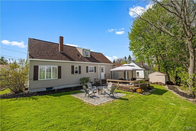 30 Allman Pl, New Hartford, NY 13413