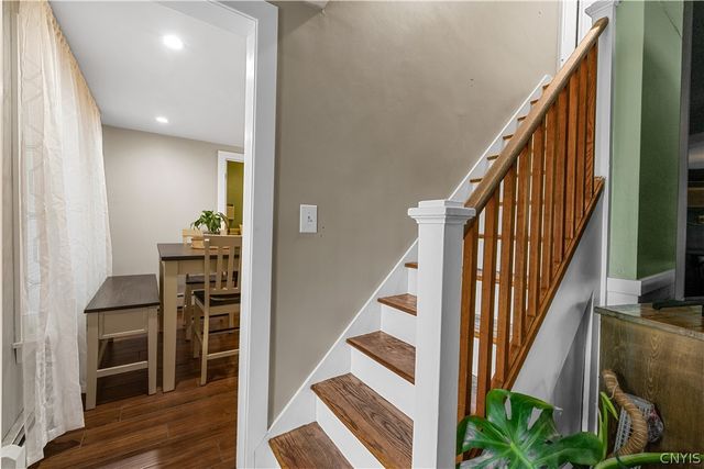 30 Allman Pl, New Hartford, NY 13413