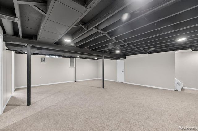 22116 W Brandon Street, Farmington, MI 48336