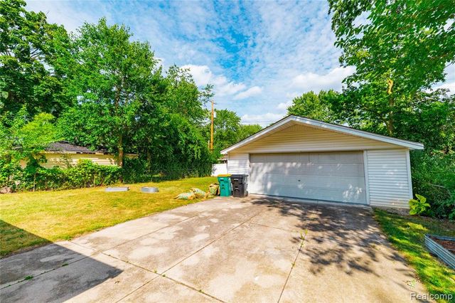 22116 W Brandon Street, Farmington, MI 48336