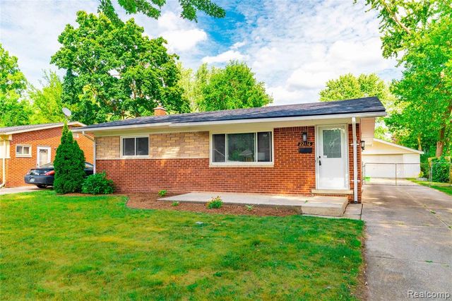22116 W Brandon Street, Farmington, MI 48336