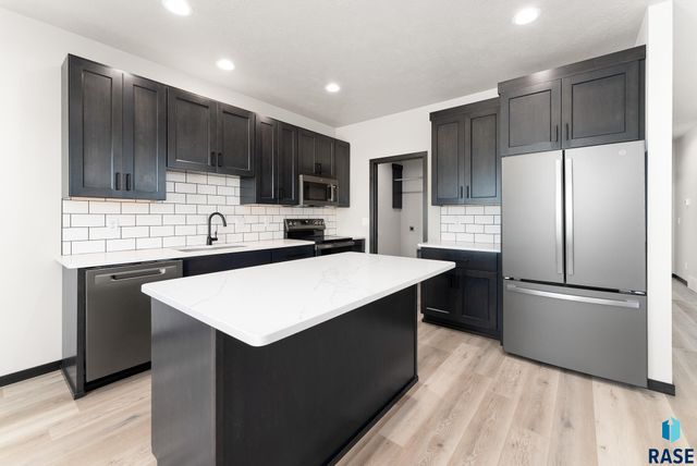 1230 N Titan St Street, Tea, SD 57064