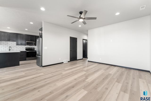 1230 N Titan St Street, Tea, SD 57064