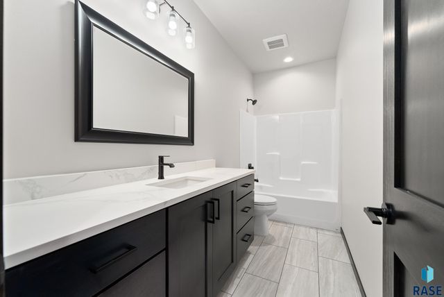 1230 N Titan St Street, Tea, SD 57064