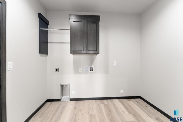 1230 N Titan St Street, Tea, SD 57064
