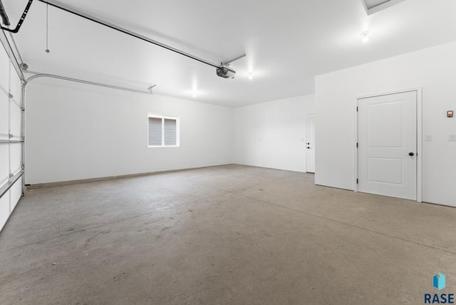 1230 N Titan St Street, Tea, SD 57064
