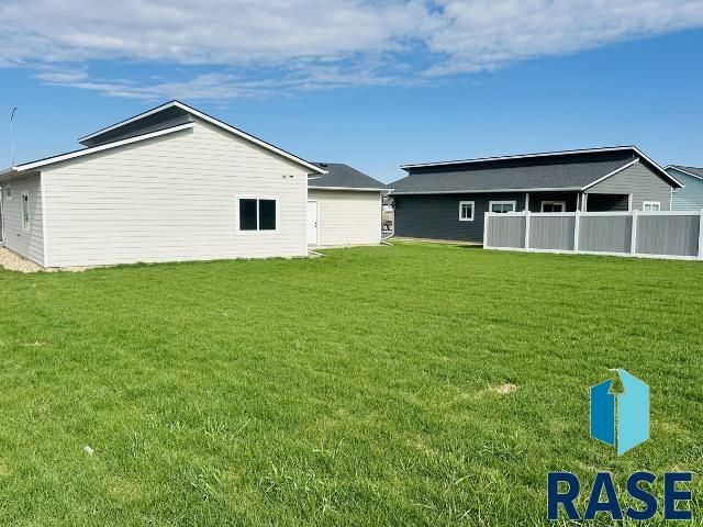 1230 N Titan St Street, Tea, SD 57064
