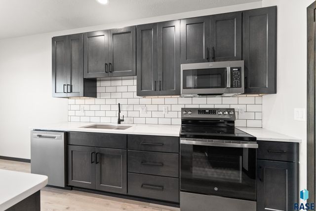 1230 N Titan St Street, Tea, SD 57064