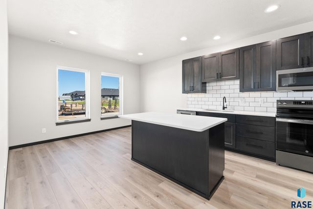 1230 N Titan St Street, Tea, SD 57064