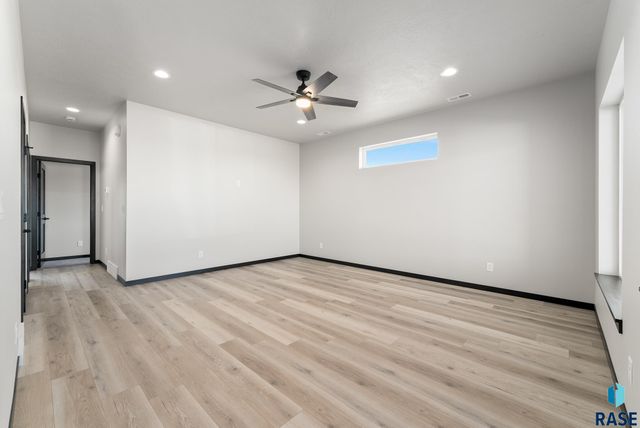 1230 N Titan St Street, Tea, SD 57064