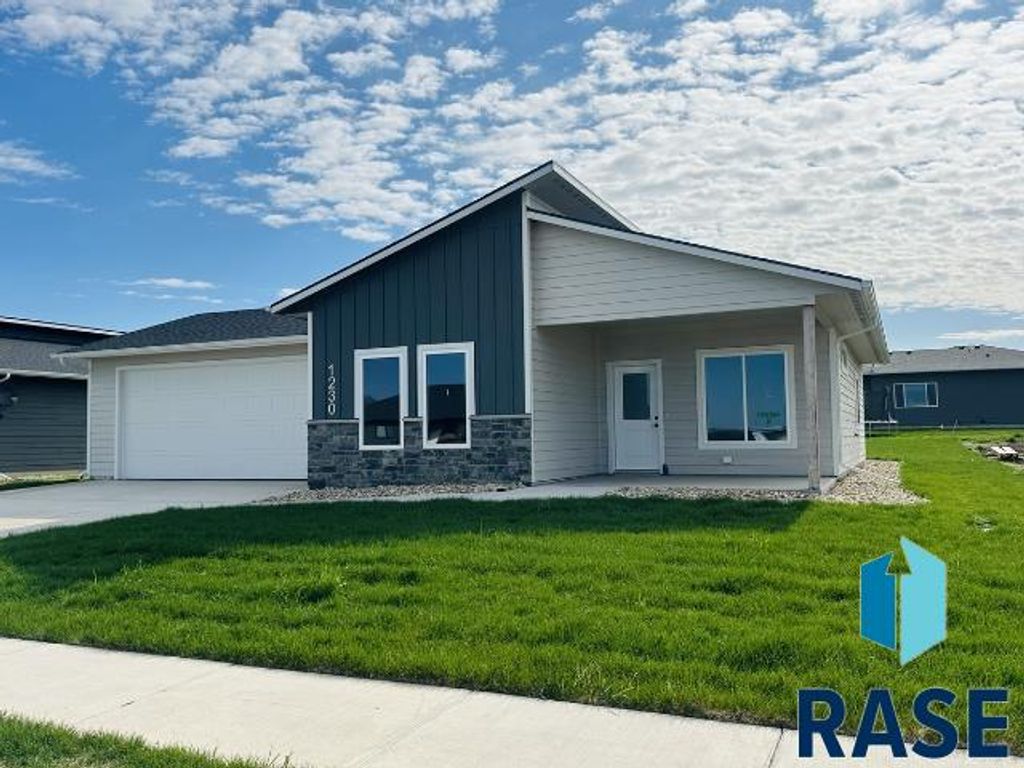 1230 N Titan St Street, Tea, SD 57064