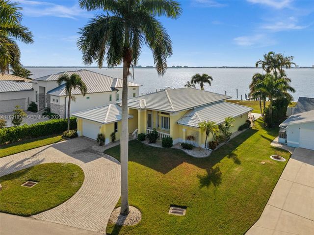 264 Bayshore Drive, Cape Coral, FL 33904