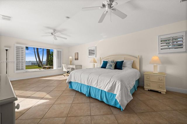 264 Bayshore Drive, Cape Coral, FL 33904
