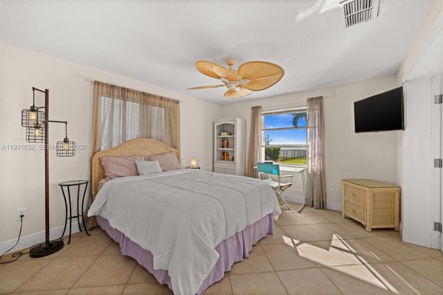 264 Bayshore Drive, Cape Coral, FL 33904