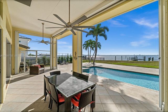 264 Bayshore Drive, Cape Coral, FL 33904