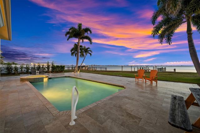 264 Bayshore Drive, Cape Coral, FL 33904