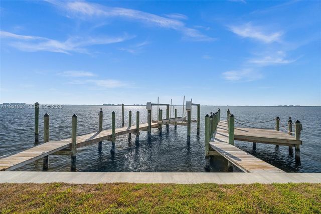264 Bayshore Drive, Cape Coral, FL 33904