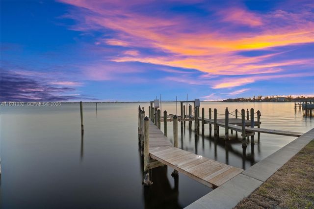 264 Bayshore Drive, Cape Coral, FL 33904