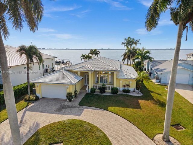 264 Bayshore Drive, Cape Coral, FL 33904
