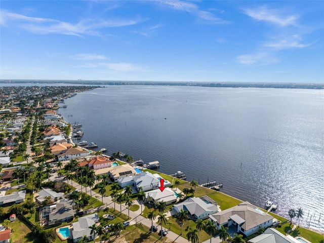 264 Bayshore Drive, Cape Coral, FL 33904