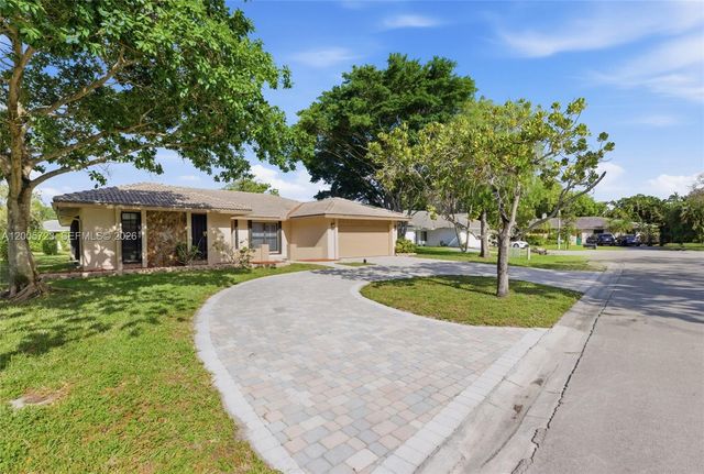 120 NW 84th Way, Coral Springs, FL 33071