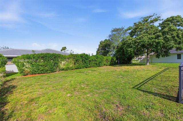 120 NW 84th Way, Coral Springs, FL 33071