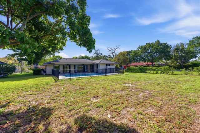 120 NW 84th Way, Coral Springs, FL 33071