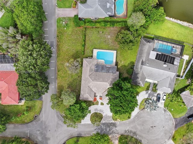120 NW 84th Way, Coral Springs, FL 33071
