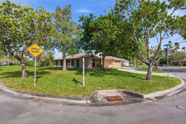 120 NW 84th Way, Coral Springs, FL 33071
