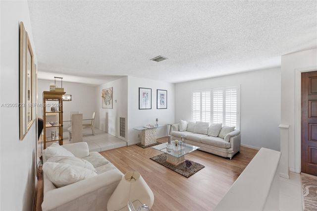 120 NW 84th Way, Coral Springs, FL 33071