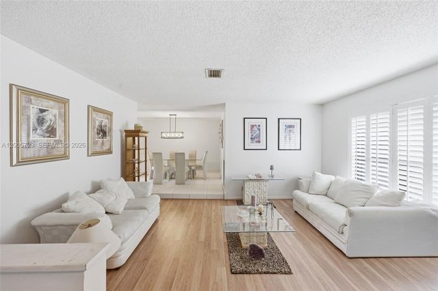 120 NW 84th Way, Coral Springs, FL 33071