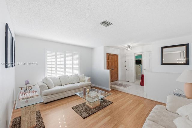 120 NW 84th Way, Coral Springs, FL 33071