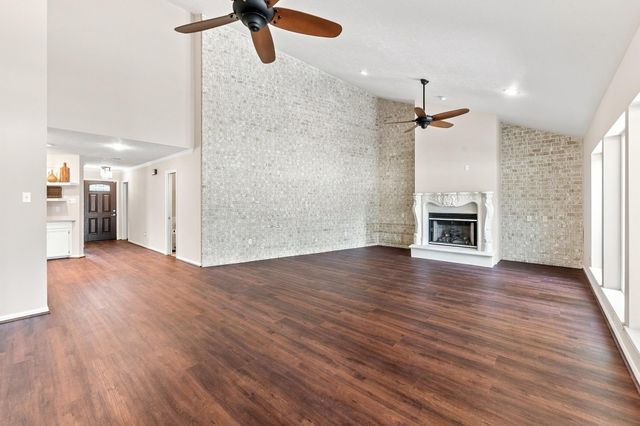 20 Golfview Manor Road, Huntsville, TX 77340