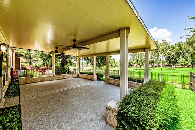 20 Golfview Manor Road, Huntsville, TX 77340