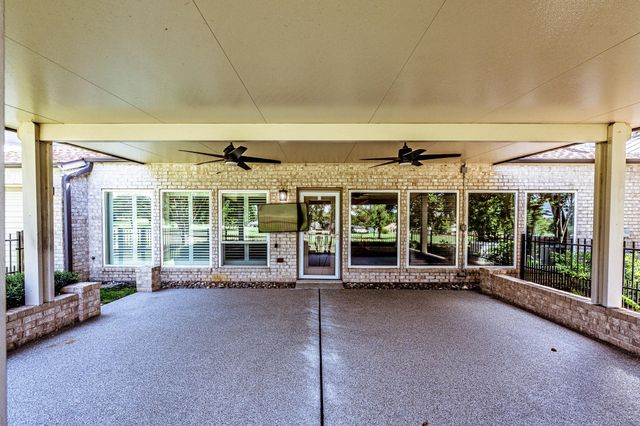 20 Golfview Manor Road, Huntsville, TX 77340