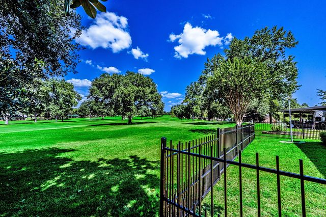 20 Golfview Manor Road, Huntsville, TX 77340