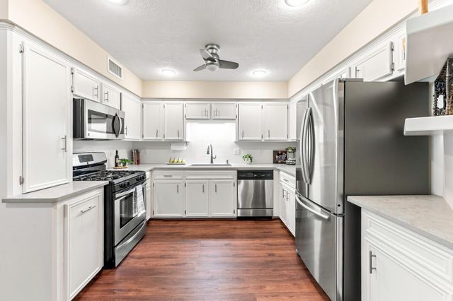 20 Golfview Manor Road, Huntsville, TX 77340