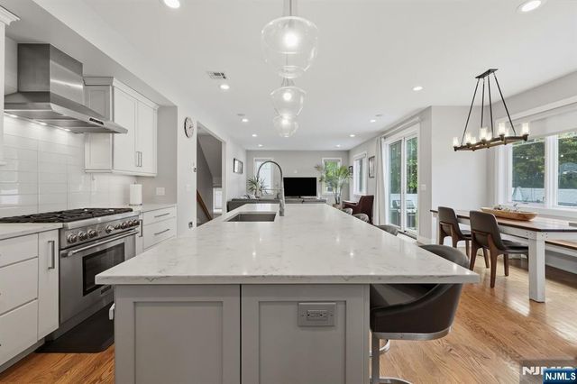 95 Mezzine Drive, Cresskill, NJ 07626