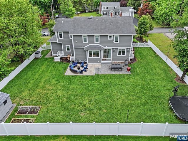 95 Mezzine Drive, Cresskill, NJ 07626