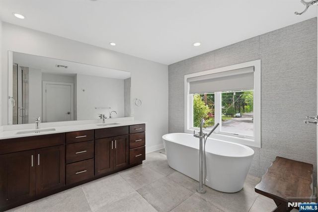 95 Mezzine Drive, Cresskill, NJ 07626