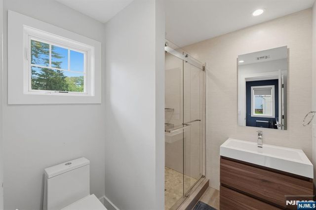 95 Mezzine Drive, Cresskill, NJ 07626