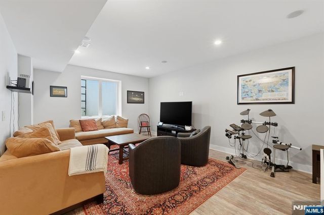 95 Mezzine Drive, Cresskill, NJ 07626