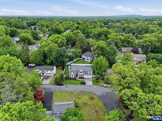 95 Mezzine Drive, Cresskill, NJ 07626
