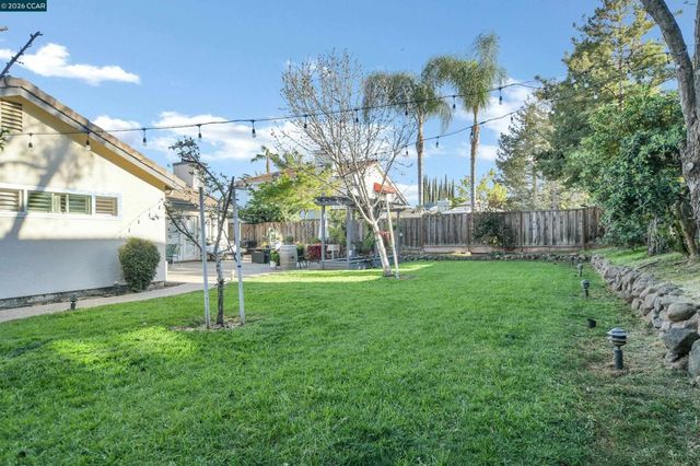 641 Woodbury Pl, Oakley, CA 94561