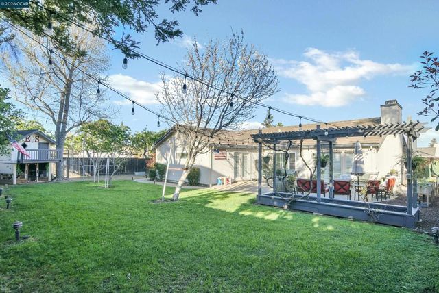 641 Woodbury Pl, Oakley, CA 94561