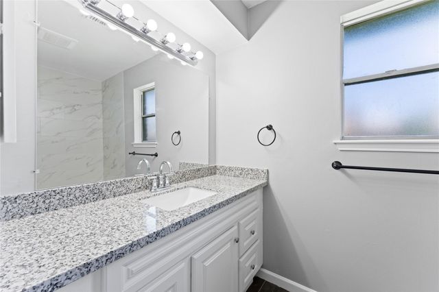 815 Pebbleshire Drive, Houston, TX 77062