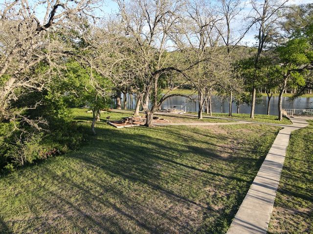 215 Oakhampton Trail, Ingram, TX 78025