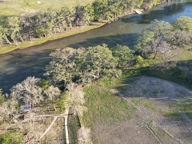 215 Oakhampton Trail, Ingram, TX 78025