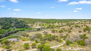 215 Oakhampton Trail, Ingram, TX 78025