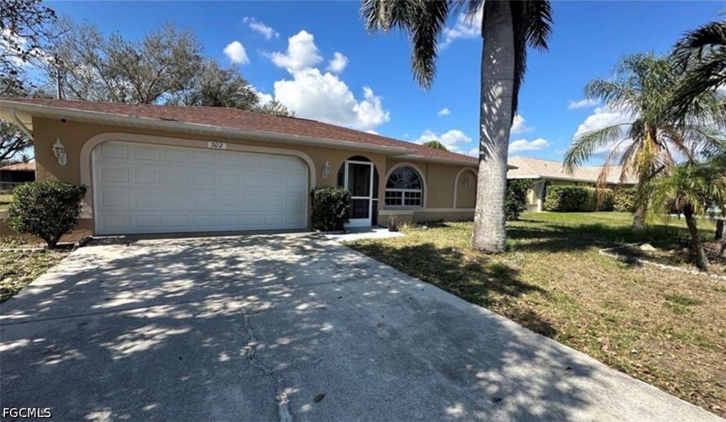 302 SE 1st PL, Cape Coral, FL 33990